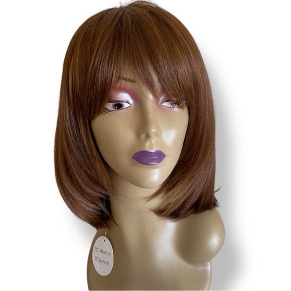 Synthetic Chin Length Bob Wig Color P4/27/30
NWT Chic Trendy Minimalist … - Picture 1 of 9